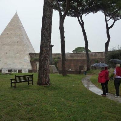 La pyramide de Caio Cestio